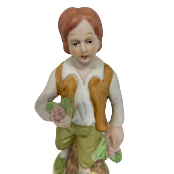 Vintage FBIA Colonial Boy Holding Flower Bouquet 6.5" - Picture 2 of 5